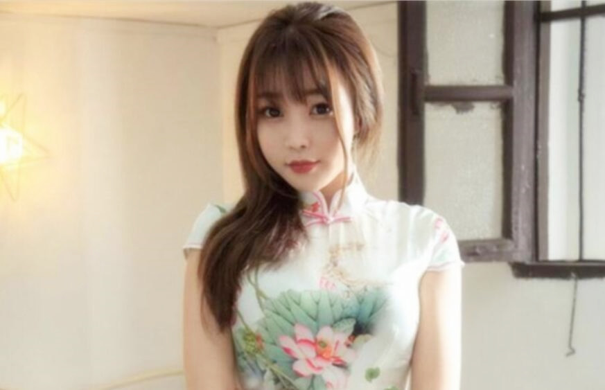 福建 漳州某初中数 学老 师给教 导主 任吃屌被调 教打屁股真够骚的